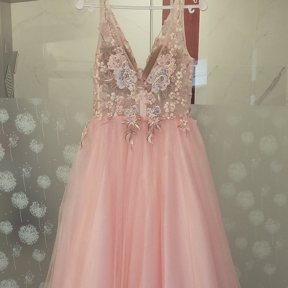 Brand New Prom Dress/Grad Dress from Lisa's Bridal SIZE 6 - Picture 4 of 5